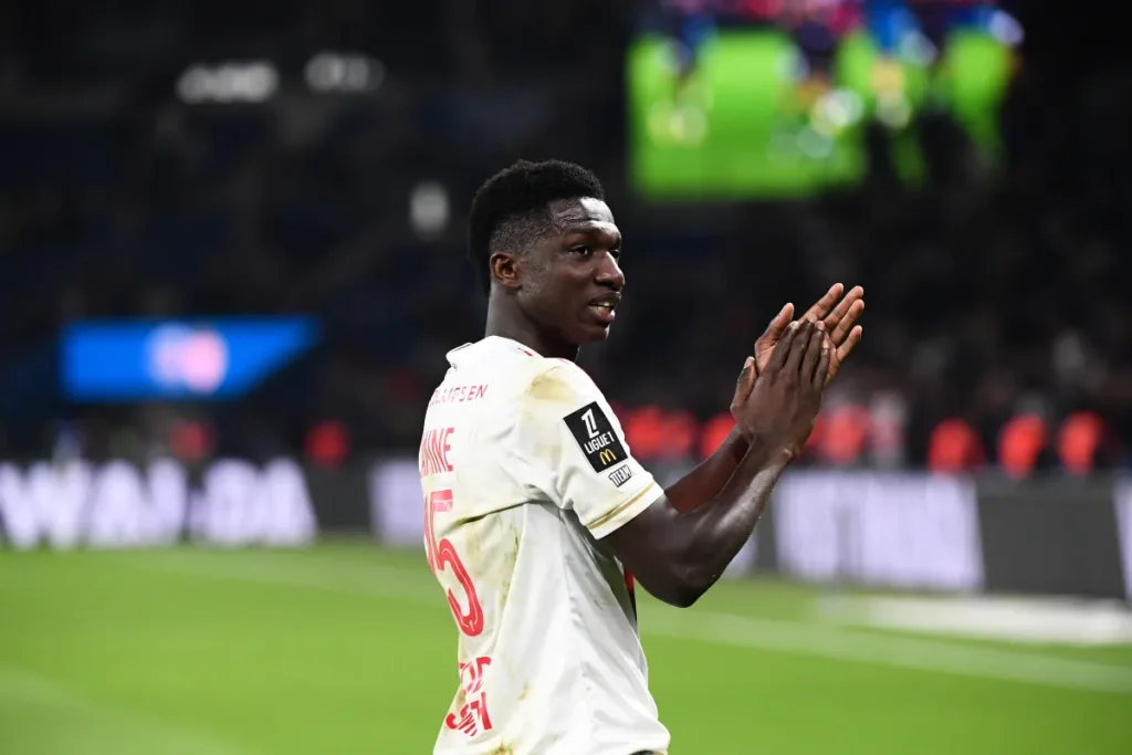 Mercato : Lamine Camara, la cible inattendue qui pourrait embraser la fin de l&rsquo;été londonien ?