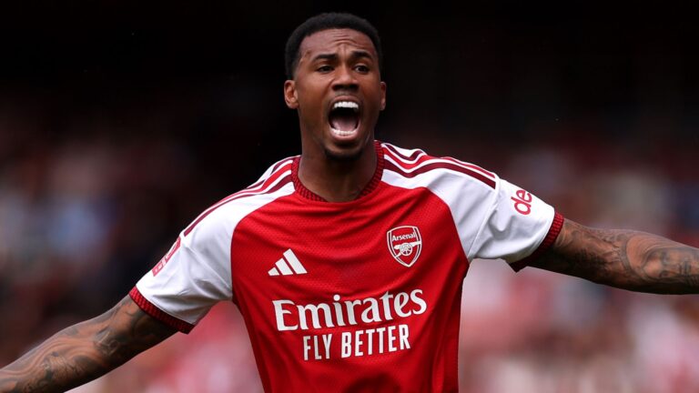 Défense d'Arsenal en difficulté lors d'un match de pré-saison