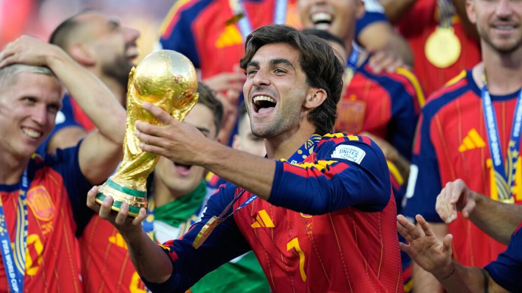 Ferran Torres PSG : 50M€ et un transfert historique, Luis Enrique déclenche une guerre des ailiers inédite