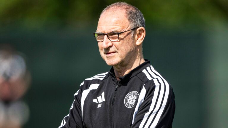 Martin O'Neill hospitalisé à l'hôpital, Brendan Rodgers en réunion tactique avec les joueurs de Celtic