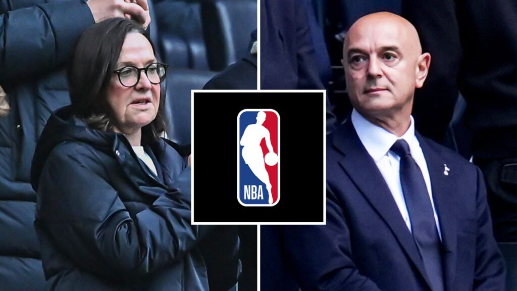 Daniel Levy lors d'une conférence de presse sur la NBA Europe à Londres