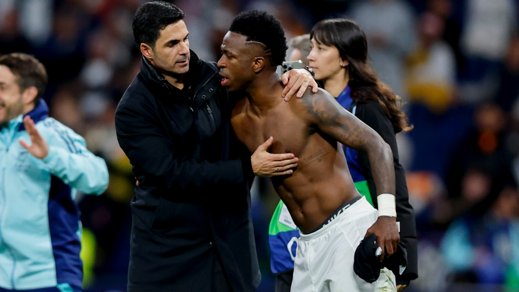 Vinicius Junior en tenue d'Arsenal lors d'un entraînement à l'Emirates Stadium