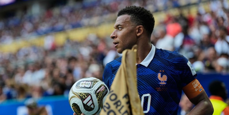 Kylian Mbappé Dévoile ses Ambitions pour le Ballon d&rsquo;Or et Souligne la Performance Individuelle