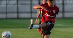Un Jeune Talent de River Plate Prépare la Seconde Phase de la Saison avec Dévouement