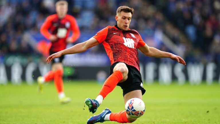 Krystian Bielik interaction supporter Cardiff Portsmouth