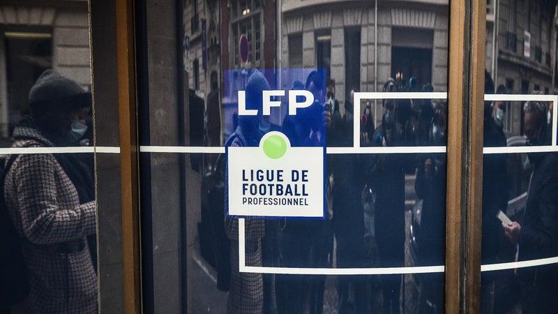 LFP : La Campagne « 1TEAM » avec Varane, un Vrai Engagement ou un Coup de Com&rsquo; pour le Football Français ?