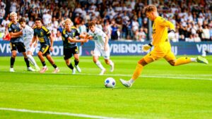 Ronald Koeman Jr. : Le Fils du Légende Signe un Doublé Historique avec Telstar en Eredivisie