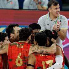 Équipe de volleyball du Portugal en pleine action lors d'un match