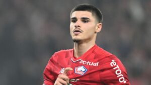 Matias Fernandez-Pardo sous le maillot de Newcastle United après sa signature